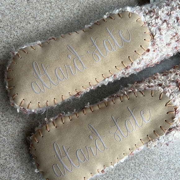Slipper Socks From Altar’D State, Size Small/Medium
Super Soft Cream/Blush Color - Picture 5 of 15